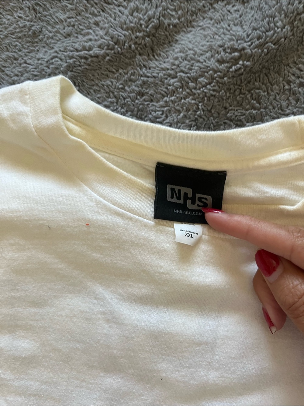 Vintage White Graphic Tee "Support Your Local Creature" - Picture 4 of 4